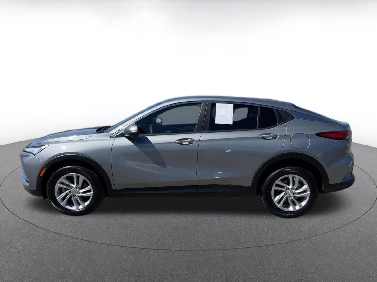 Used 2025 Buick Envista Preferred image 9