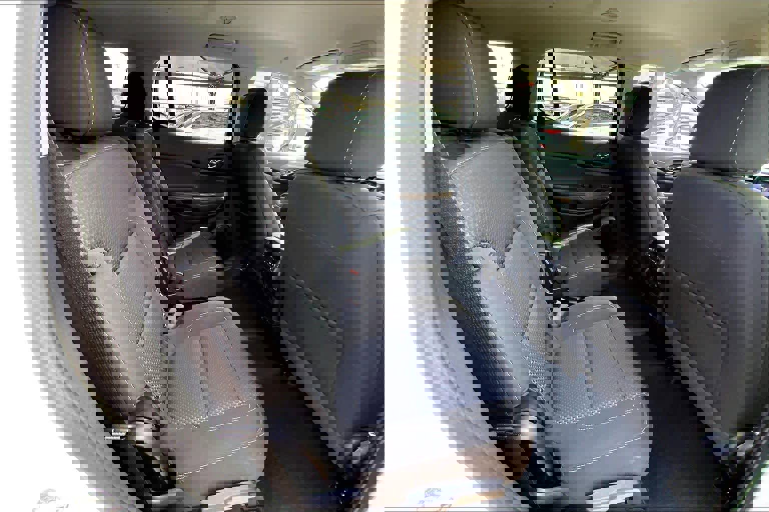 Used 2023 GMC Acadia SLE w/ Driver Convenience Package image 19