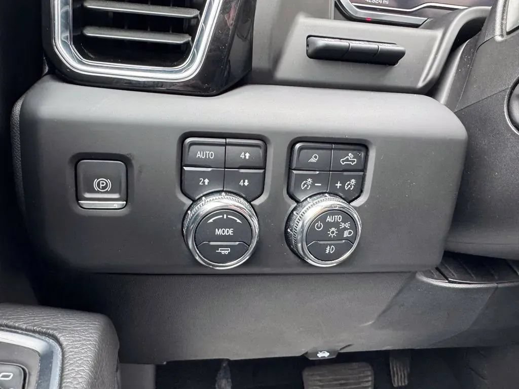 Used 2023 GMC Sierra 1500 Denali AWD/4WD image 24