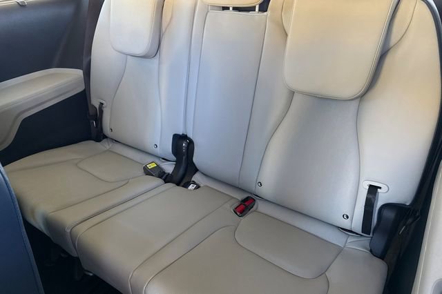 New 2026 Kia Carnival SX FWD image 17
