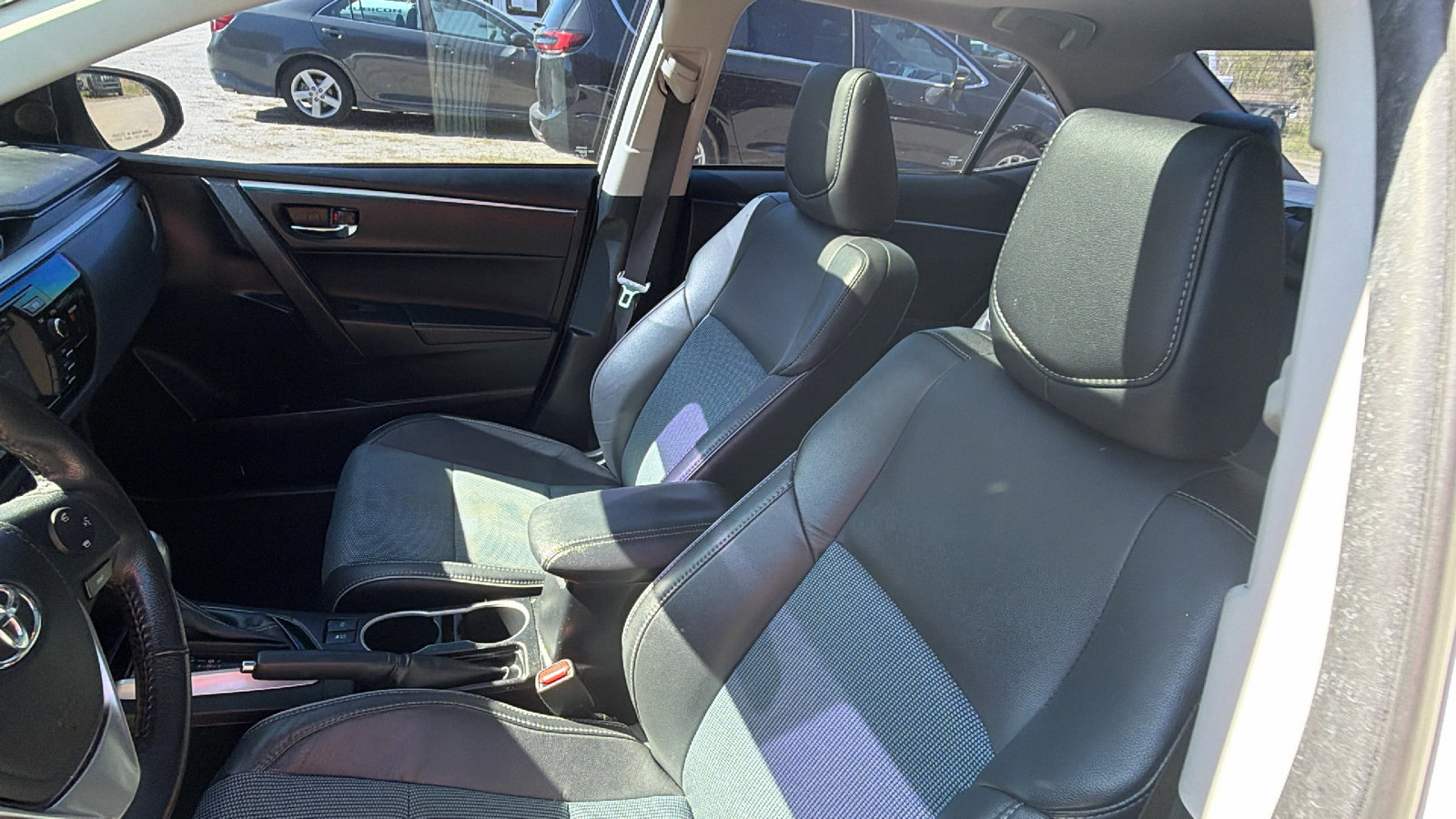 Used 2015 Toyota Corolla S image 17