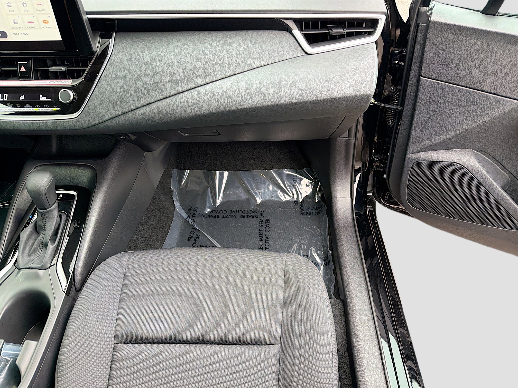 Used 2025 Toyota Corolla LE image 17