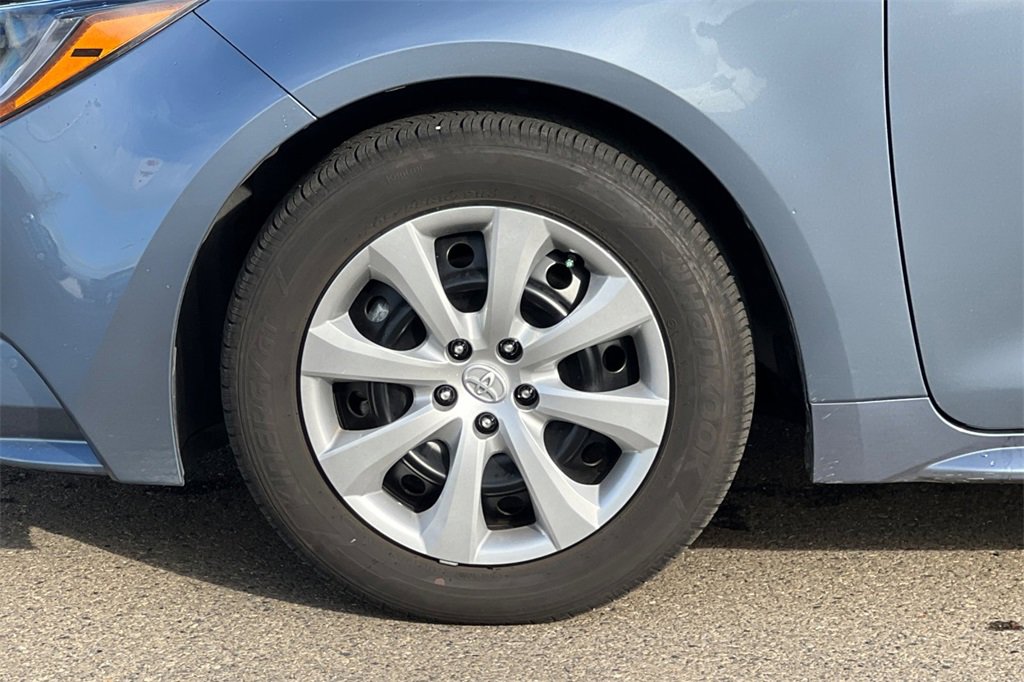 Certified 2025 Toyota Corolla LE image 25