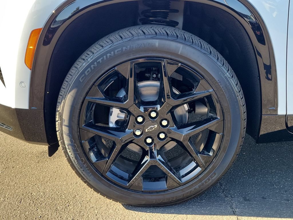 New 2026 Chevrolet Traverse RS w/ LPO, Floor Liner Package AWD/4WD image 27
