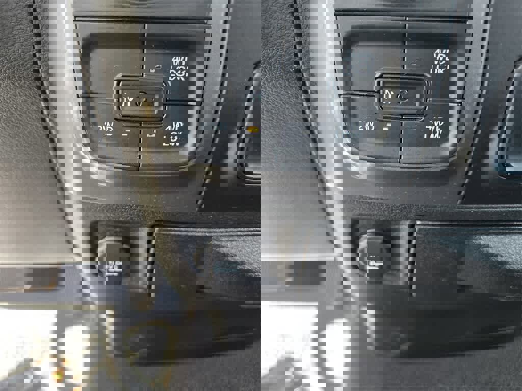 Used 2024 RAM 1500 Classic SLT image 16