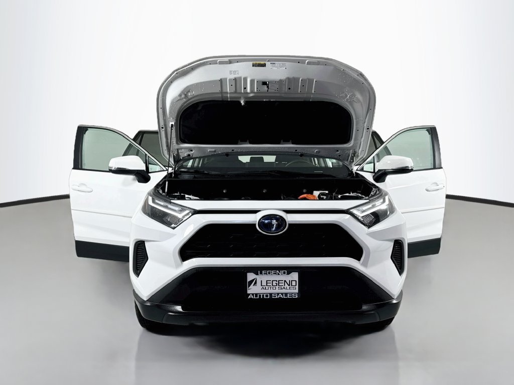 Used 2024 Toyota RAV4 LE AWD/4WD image 19
