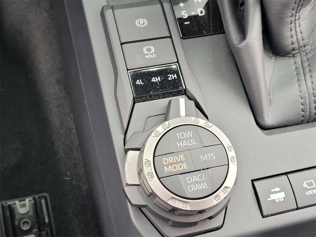 Used 2025 Toyota Tacoma TRD Off-Road image 22