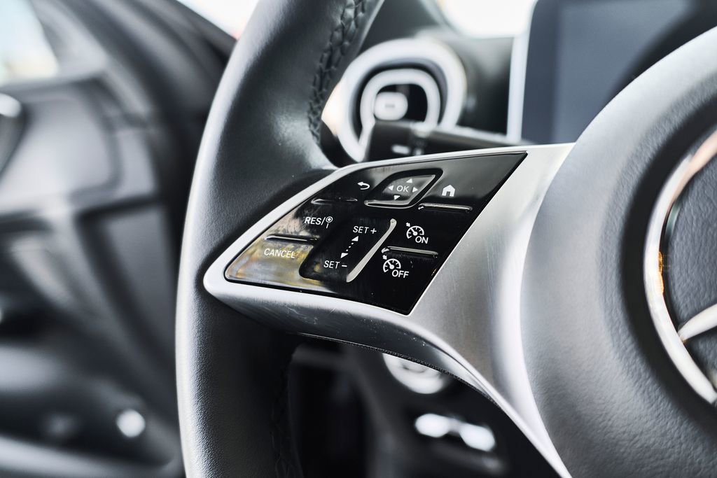 Used 2025 Mercedes-Benz C 300 4MATIC Sedan image 20