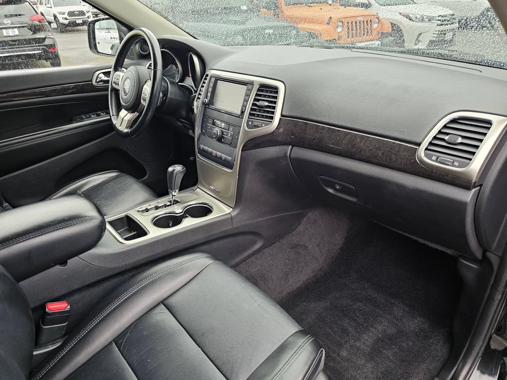 Used 2011 Jeep Grand Cherokee Laredo AWD/4WD image 12