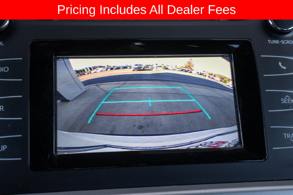 Used 2017 Toyota Highlander LE FWD image 13