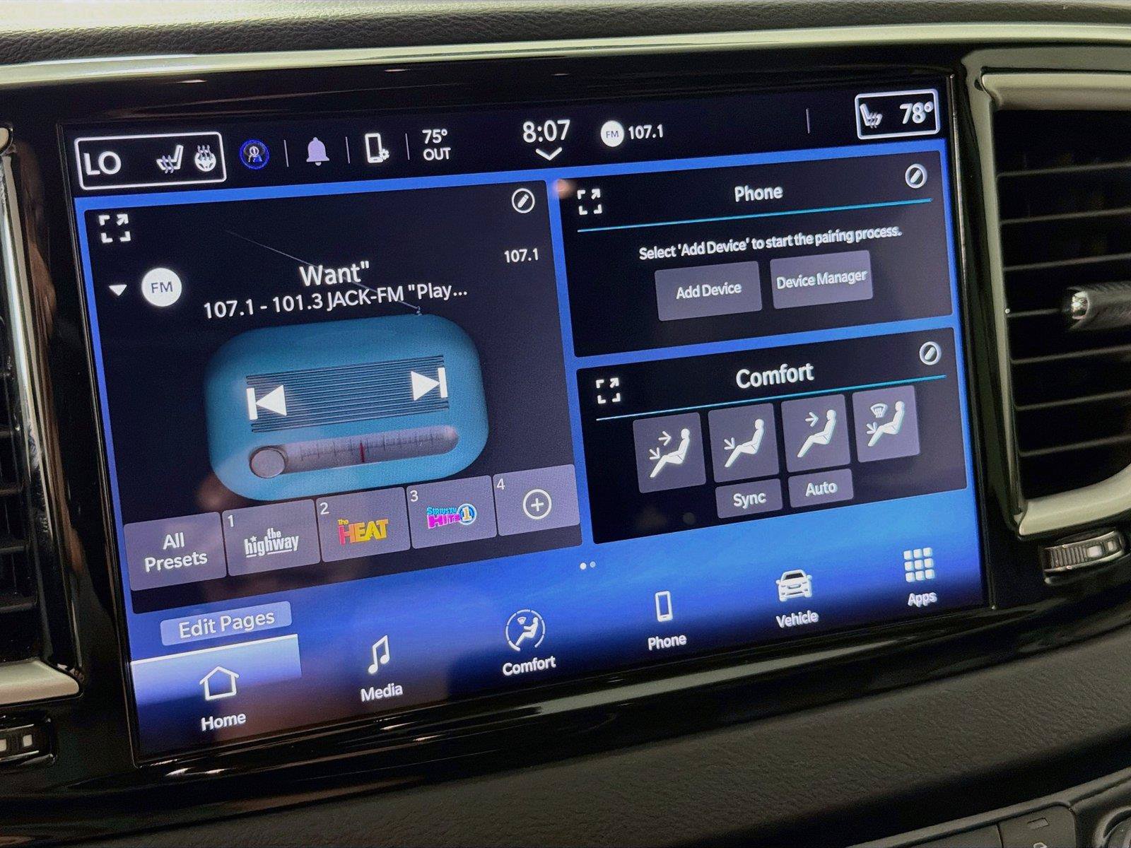 Used 2024 Chrysler Pacifica Touring-L FWD image 19