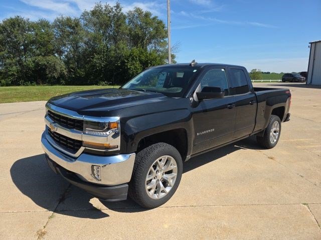 Used 2019 Chevrolet Silverado 1500 LT w/ All Star Edition AWD/4WD image 3