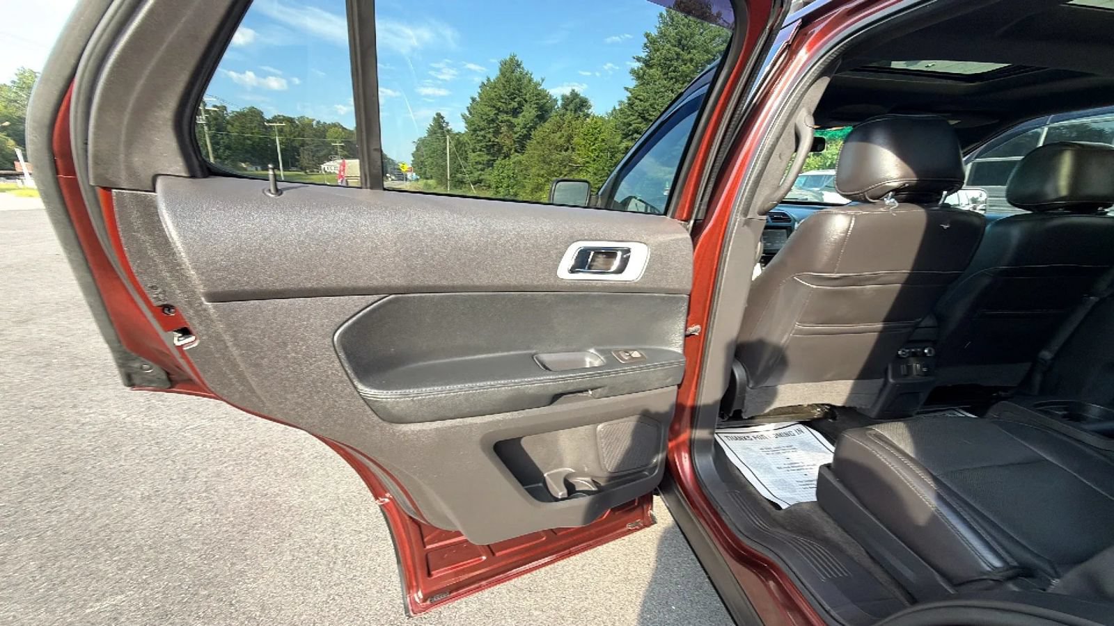 Used 2015 Ford Explorer Limited w/ Equipment Group 302A AWD/4WD image 41
