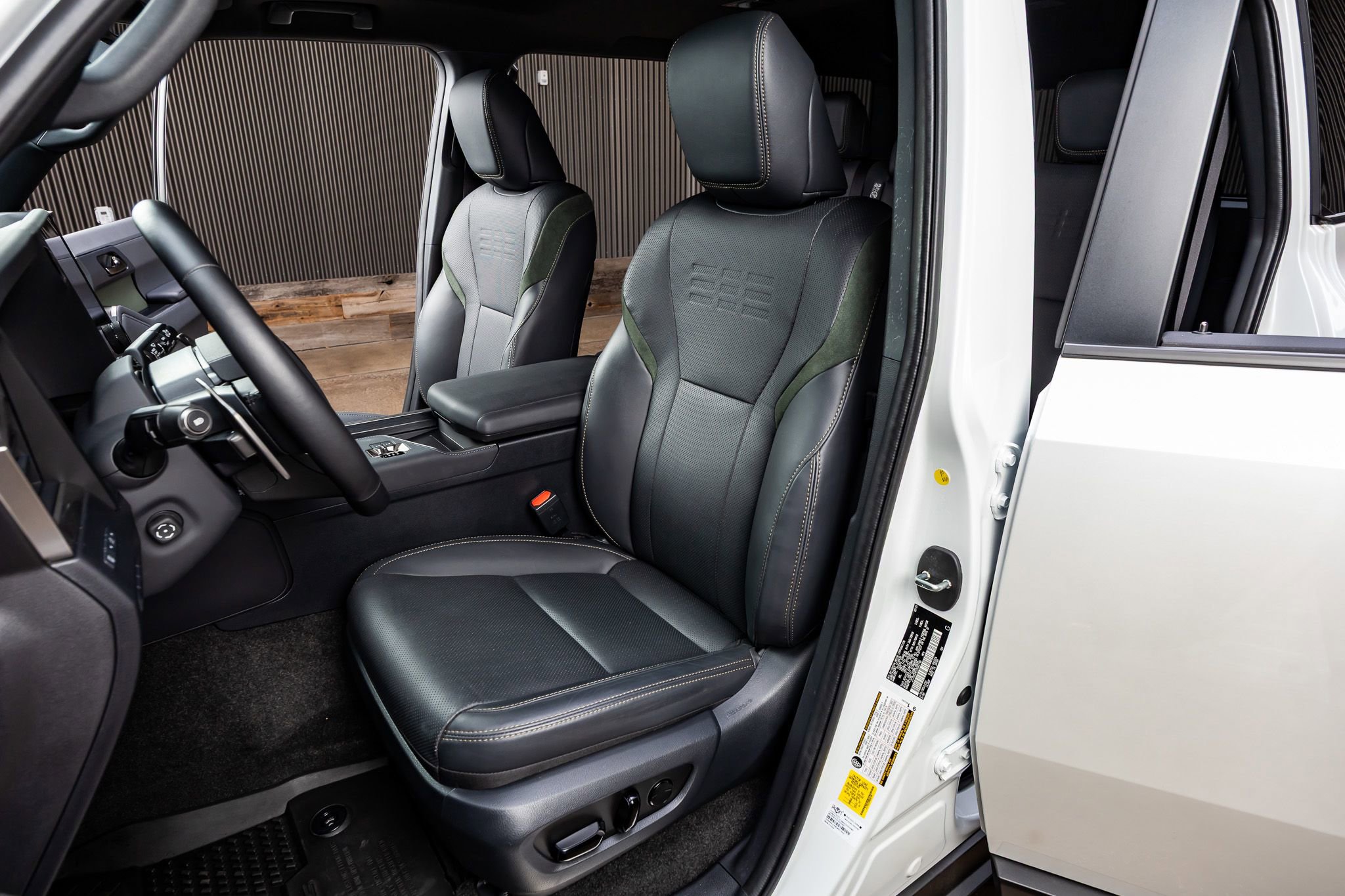 Used 2025 Lexus GX 550 image 30