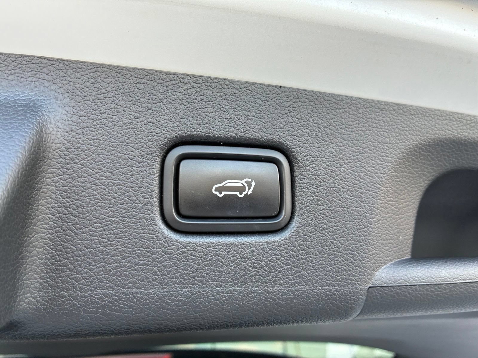 Used 2022 Hyundai Palisade SEL w/ 8P Bench Seat Package FWD image 18