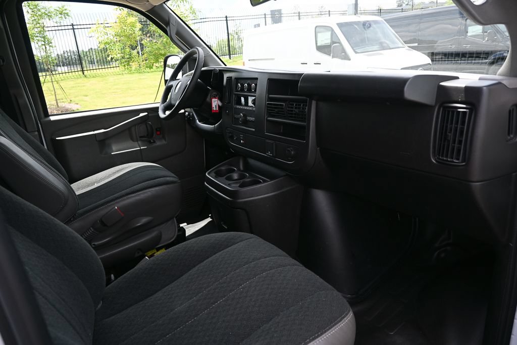 Used 2025 Chevrolet Express 2500 w/ Driver Convenience Package RWD image 18
