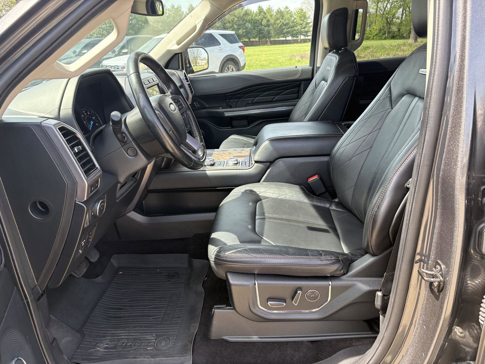 Used 2021 Ford Expedition Platinum AWD/4WD image 4