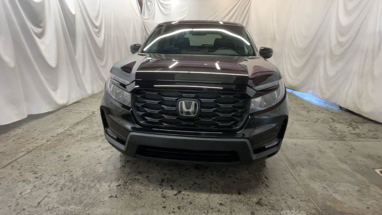 Certified 2025 Honda Passport EX-L image 17