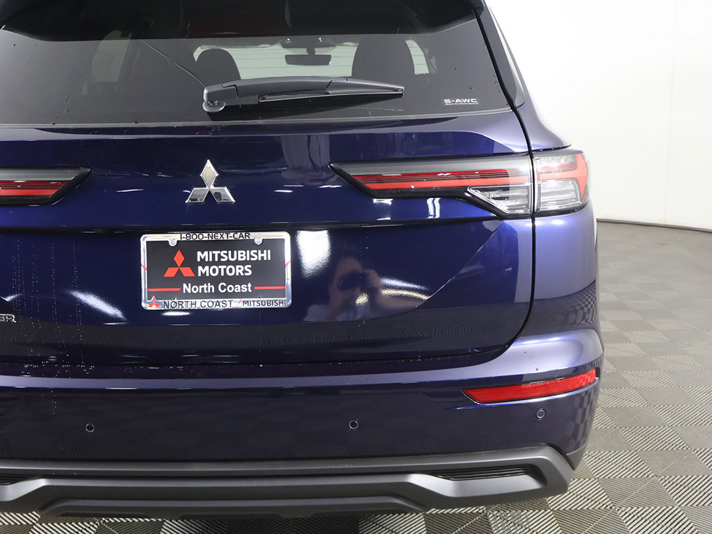 New 2026 Mitsubishi Outlander ES AWD/4WD image 16