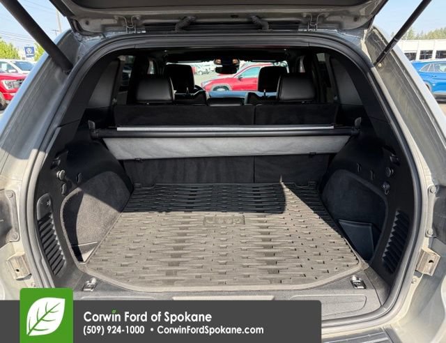 Used 2020 Jeep Grand Cherokee Altitude AWD/4WD image 19