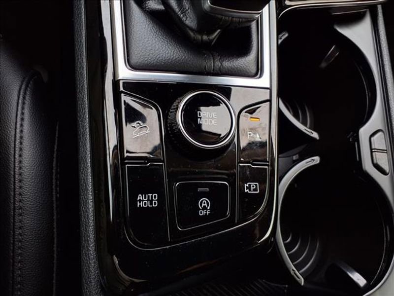 Used 2025 Kia Sportage SX image 22