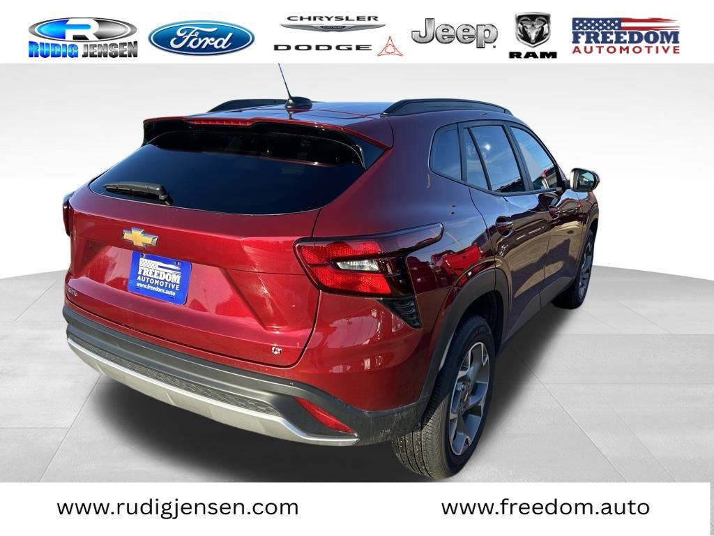 Used 2025 Chevrolet Trax LT image 6