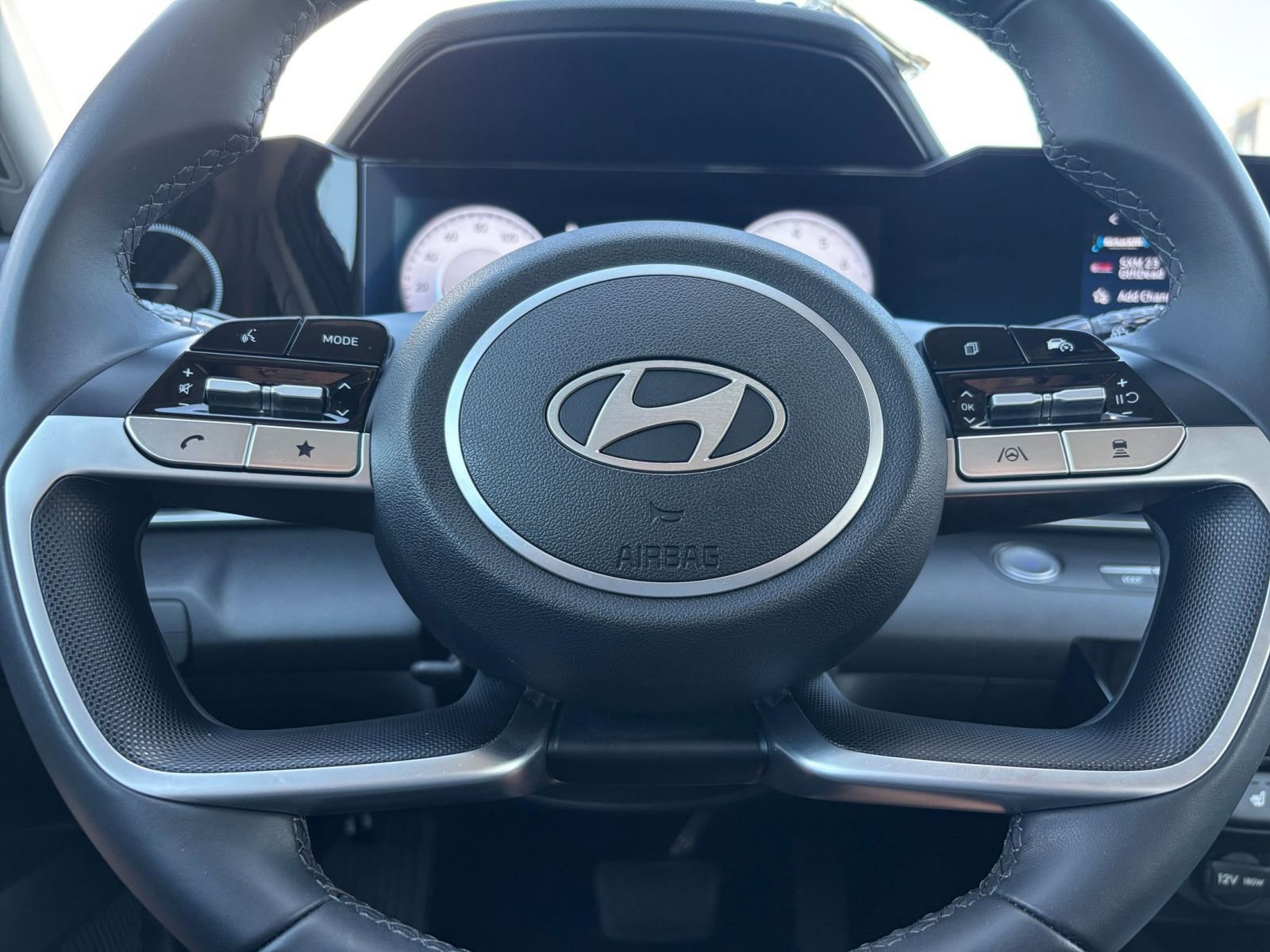 Used 2025 Hyundai Elantra SEL image 31