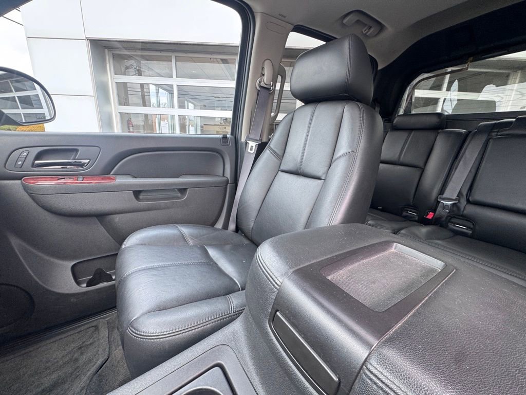 Used 2013 Chevrolet Avalanche LT AWD/4WD image 19