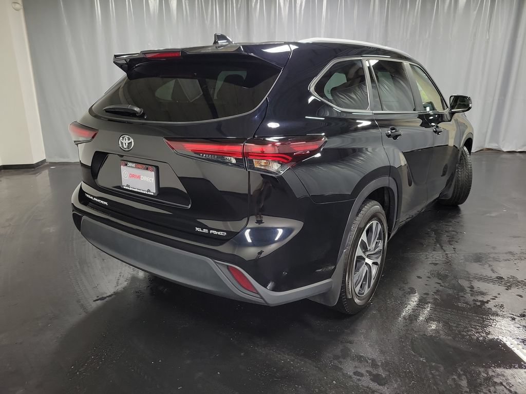 Used 2024 Toyota Highlander XLE AWD/4WD image 8