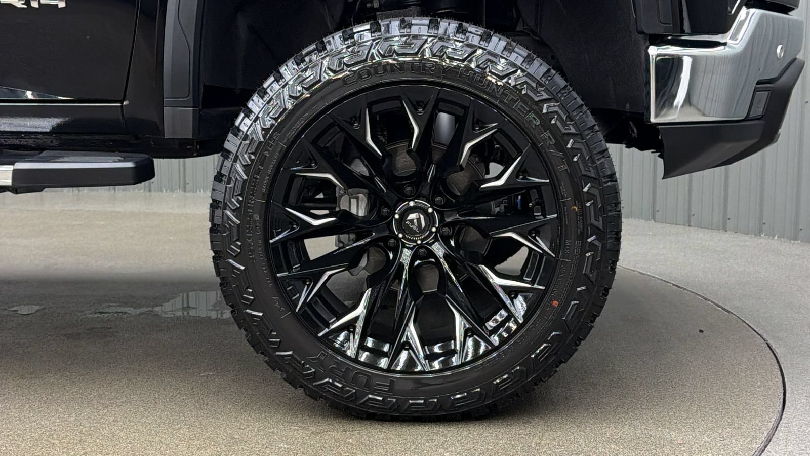 Used 2026 GMC Sierra 1500 SLT AWD/4WD image 9