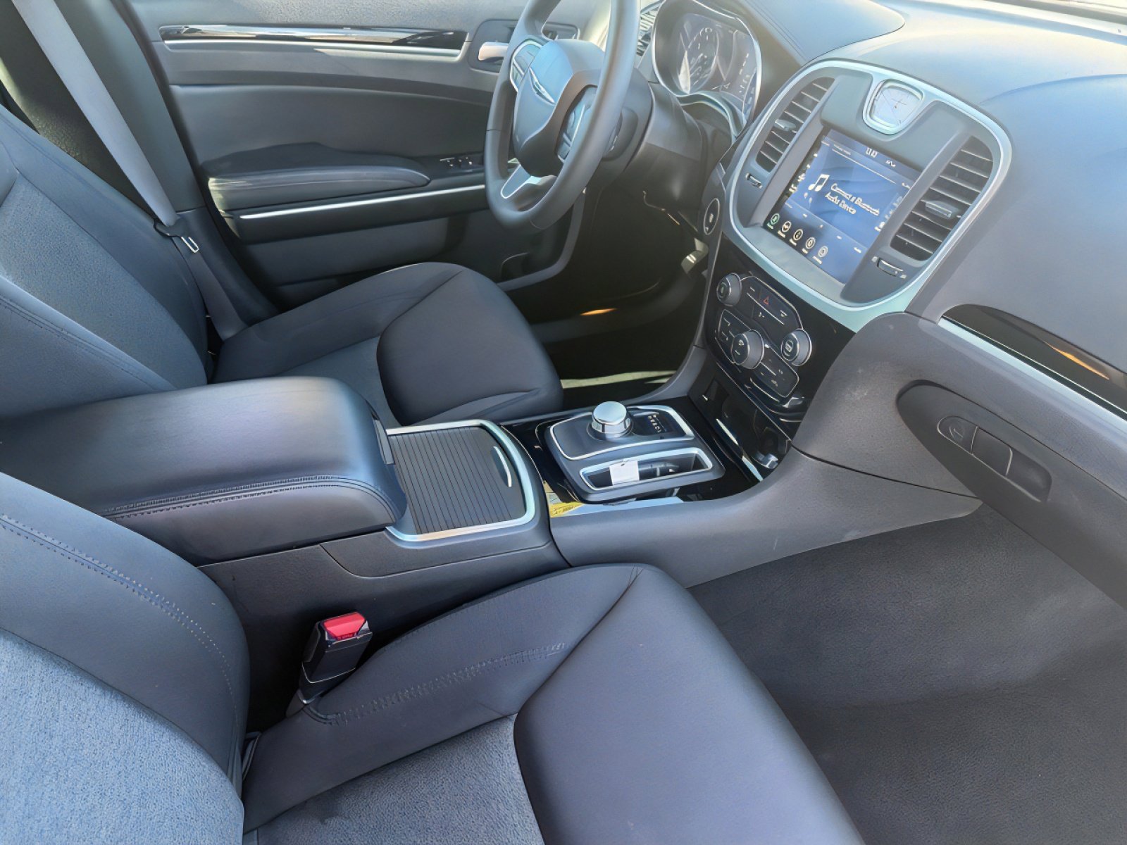 Used 2023 Chrysler 300 Touring w/ Sport Appearance Package image 12