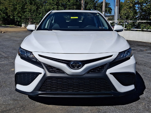 Used 2023 Toyota Camry SE w/ Cold Weather Package FWD image 2