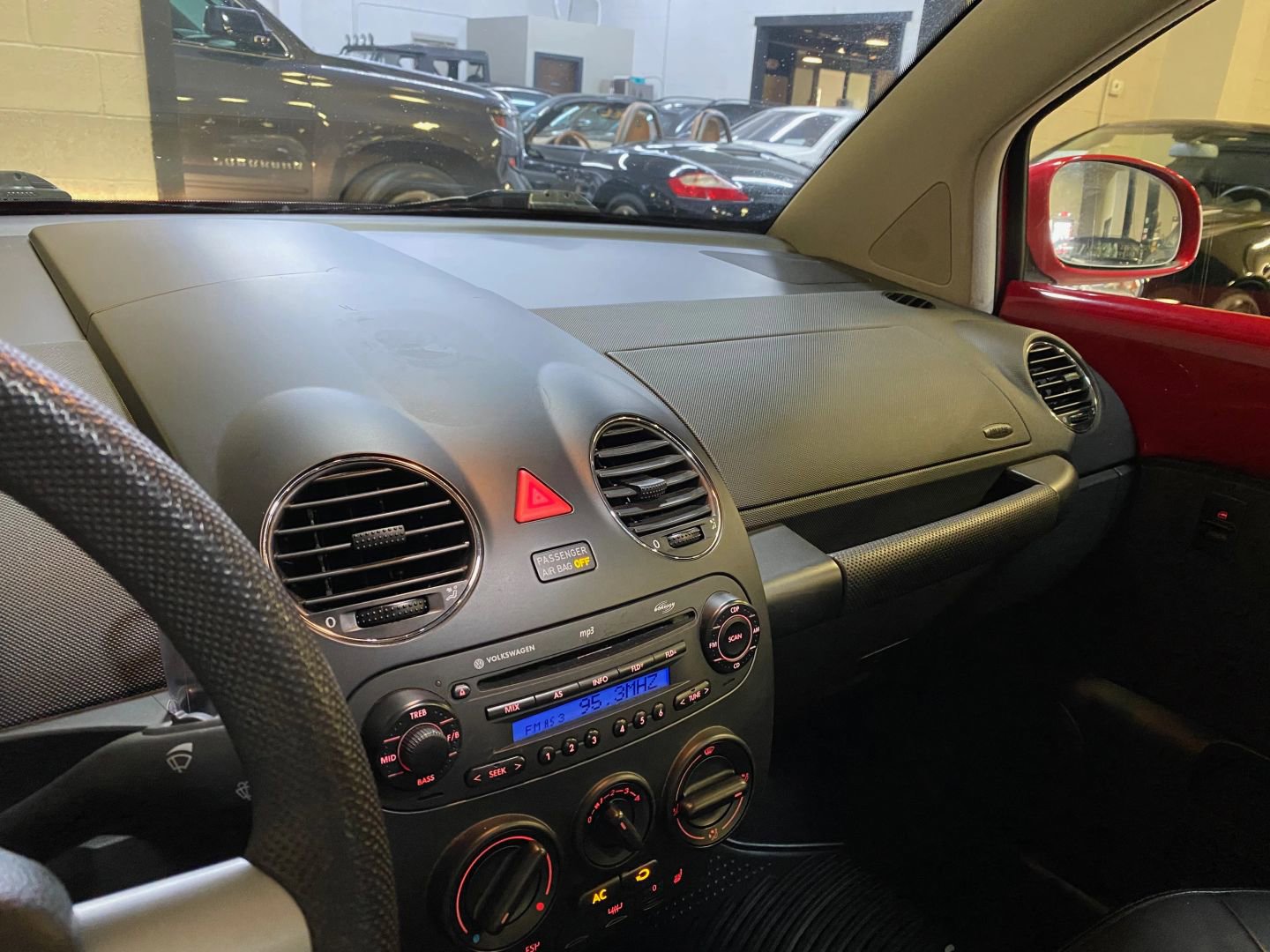 Used 2007 Volkswagen Beetle Coupe w/ Package 1 image 27