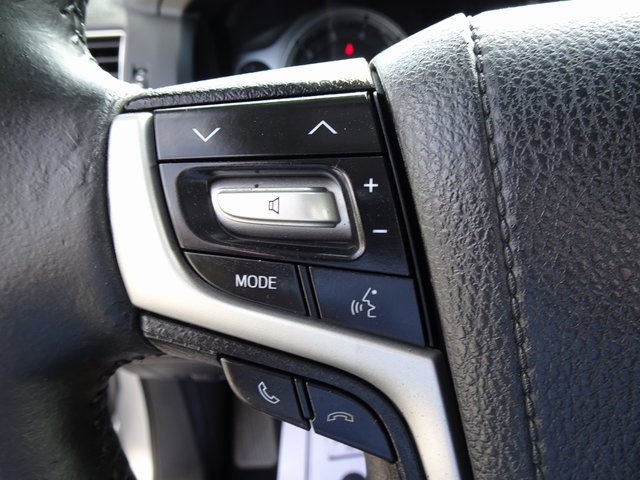 Used 2017 Toyota Land Cruiser image 31