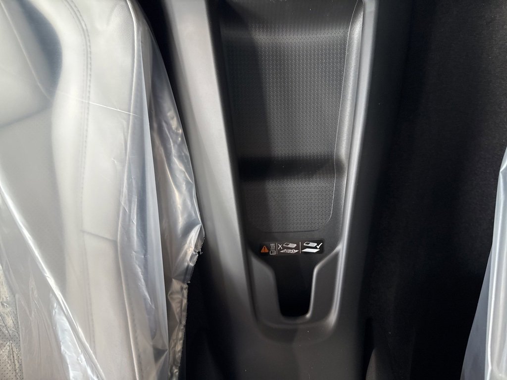 New 2025 Chevrolet Corvette E-Ray image 28