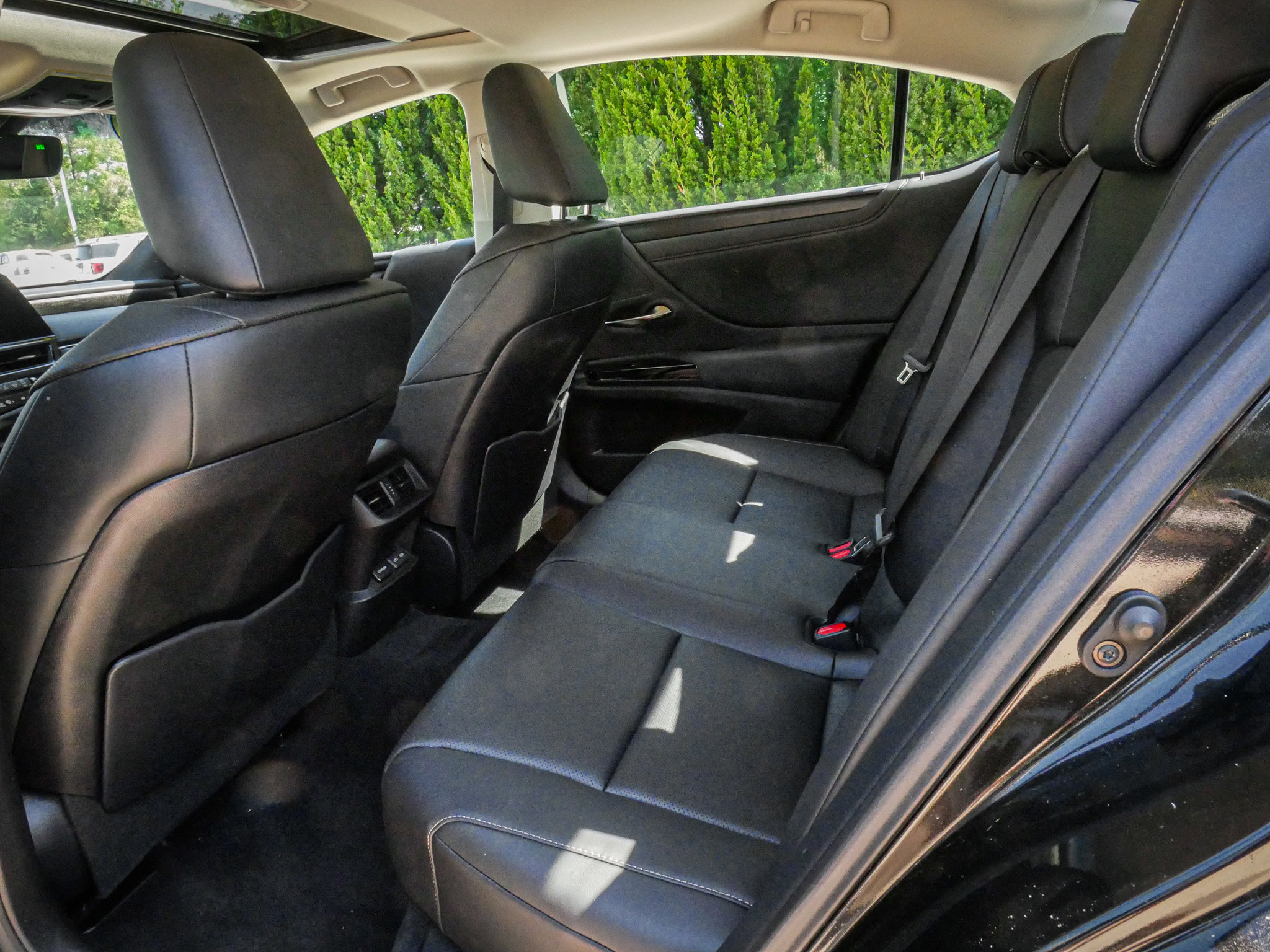 Used 2023 Lexus ES 350 w/ Premium Package FWD image 30