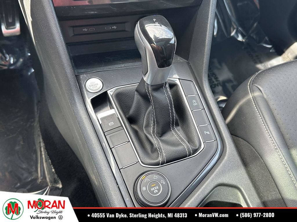 Certified 2023 Volkswagen Tiguan SE R-Line AWD/4WD image 32