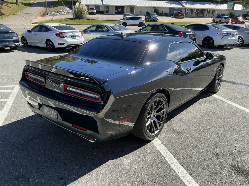 Used 2015 Dodge Challenger SRT RWD image 6