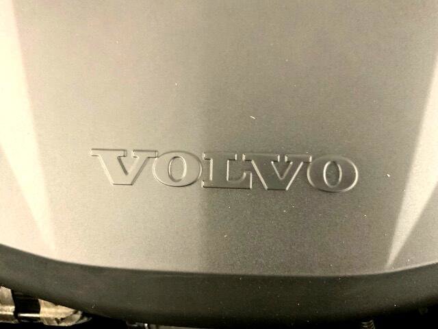 Used 2022 Volvo XC40 T4 Momentum image 35