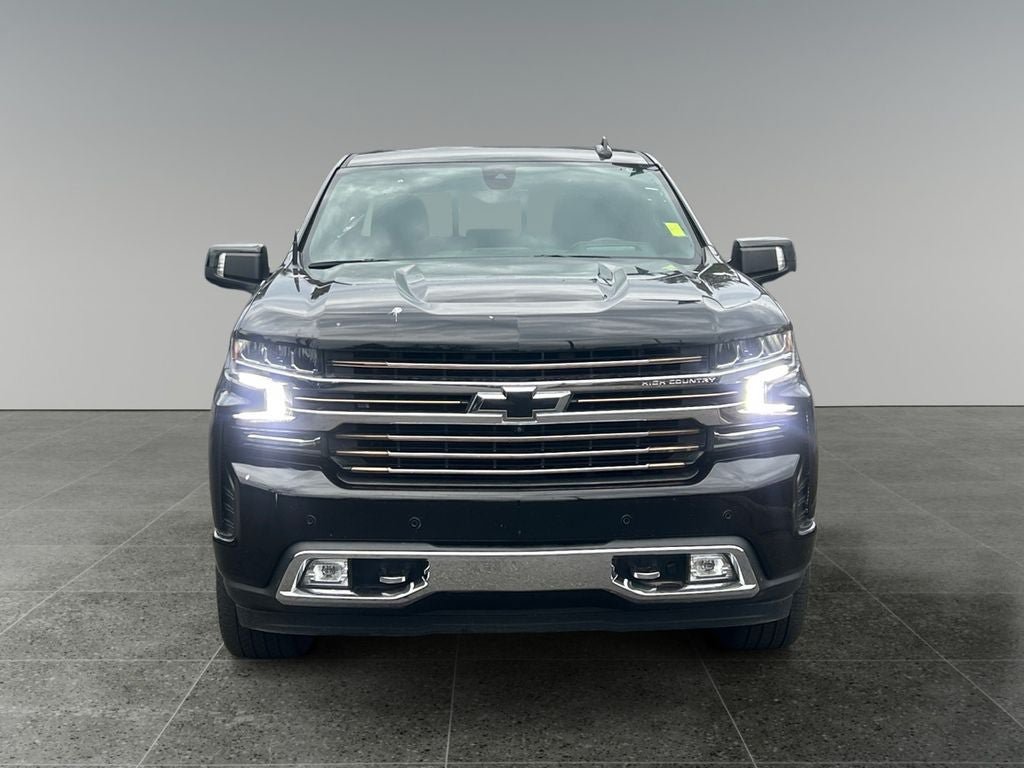 Used 2022 Chevrolet Silverado 1500 High Country w/ Technology Package AWD/4WD image 2