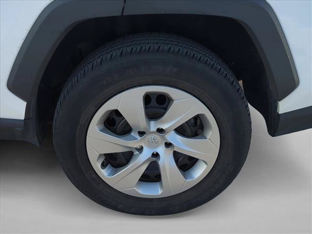 Used 2022 Toyota RAV4 LE FWD image 8