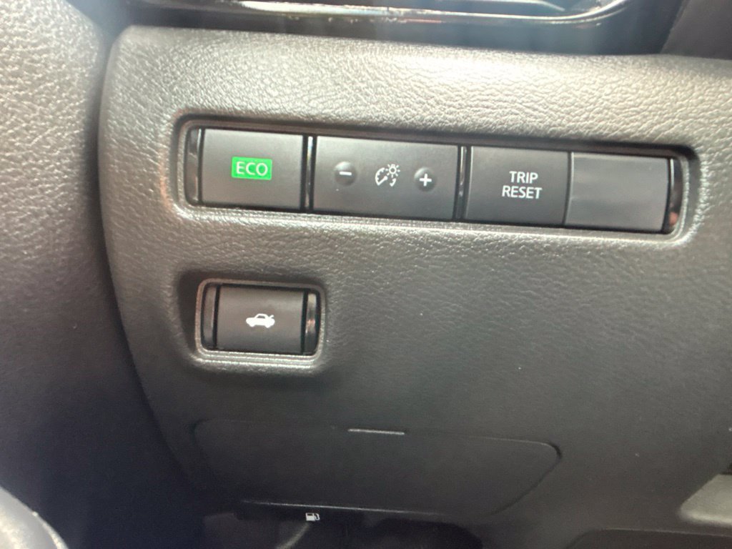 Used 2024 Nissan Sentra SV FWD image 12
