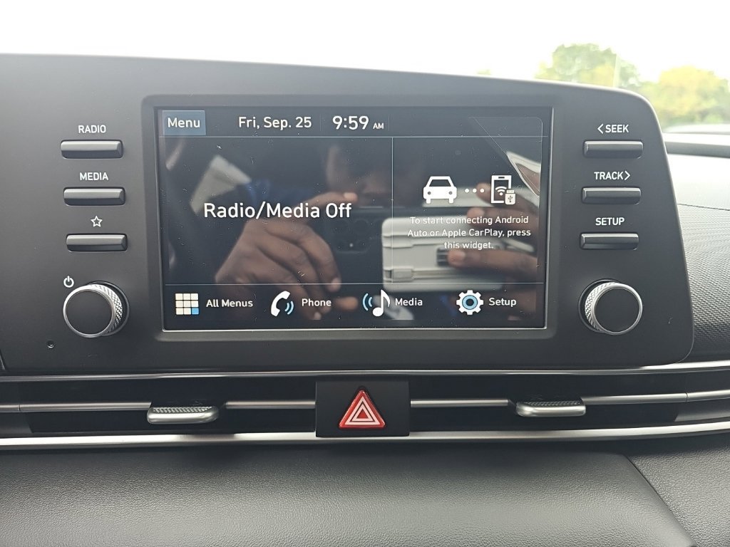 New 2026 Hyundai Elantra SE FWD image 18