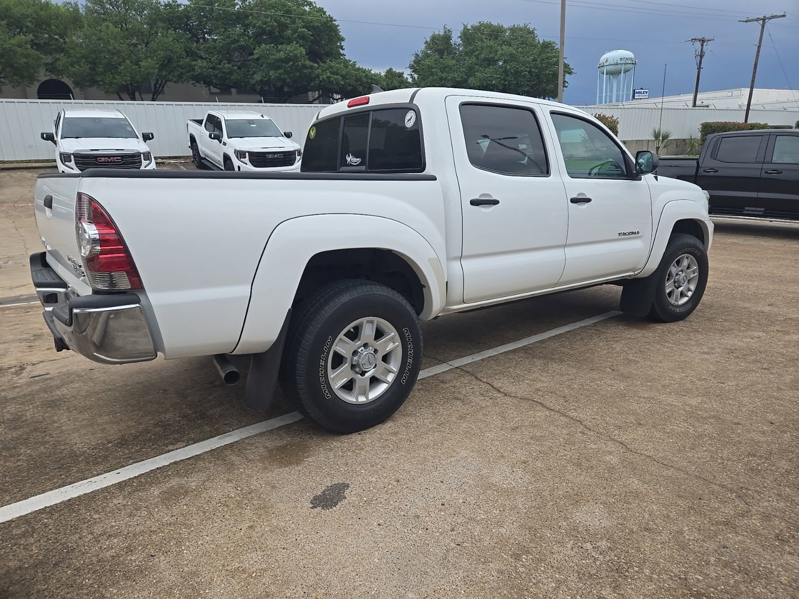 Used 2014 Toyota Tacoma PreRunner w/ SR5 Package image 2