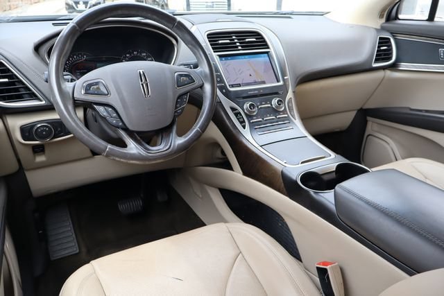 Used 2016 Lincoln MKX Reserve w/ Climate Package FWD image 5