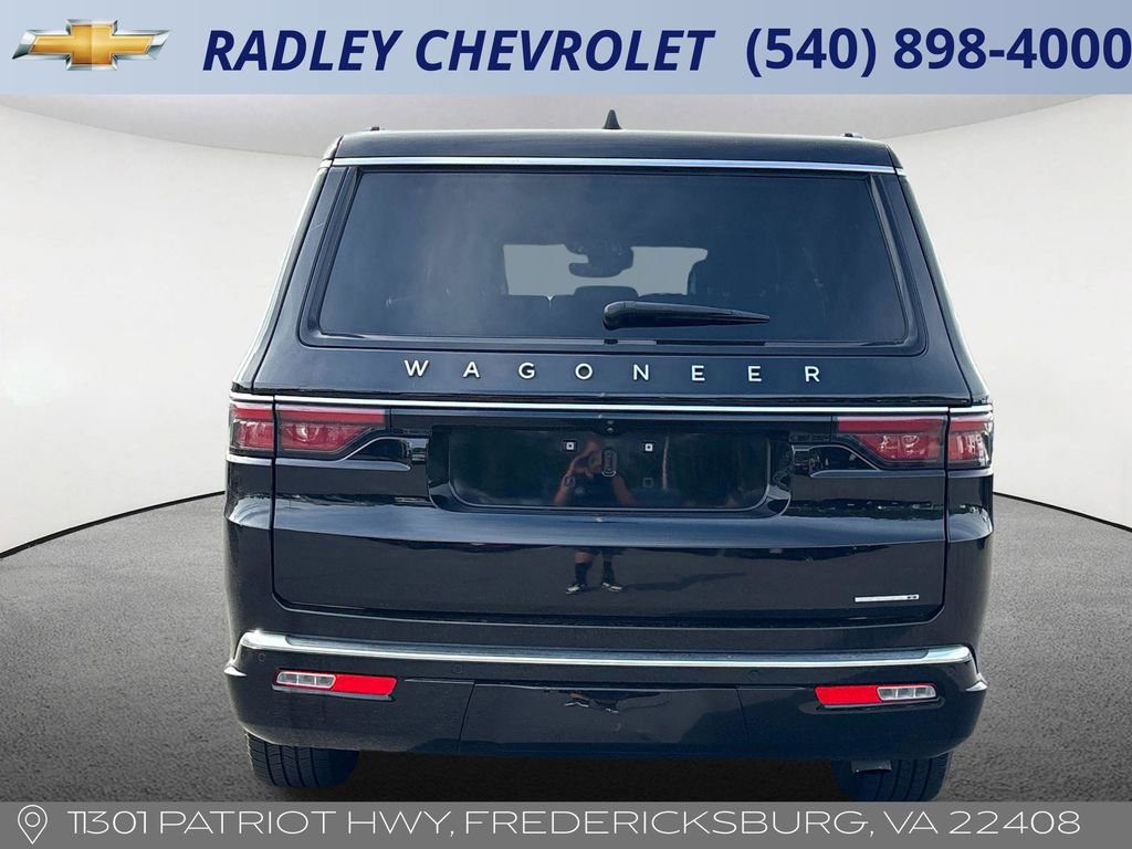 Used 2024 Jeep Wagoneer L Series II w/ Flexible Seating Group AWD/4WD image 29