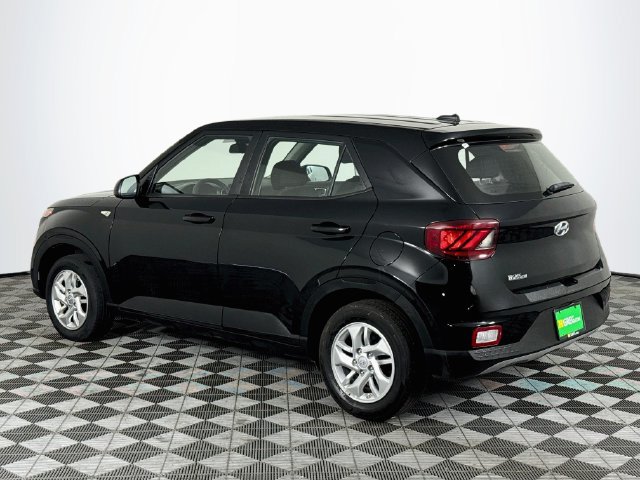 Used 2026 Hyundai Venue SE FWD image 6