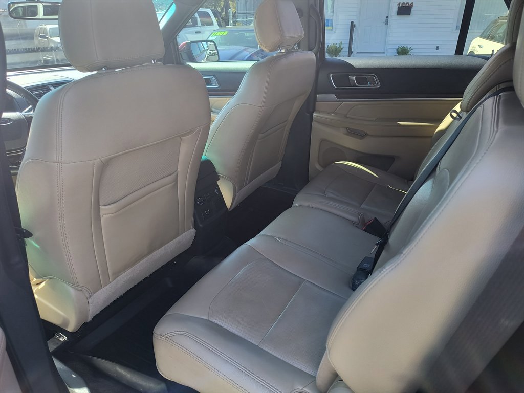 Used 2016 Ford Explorer Limited image 29