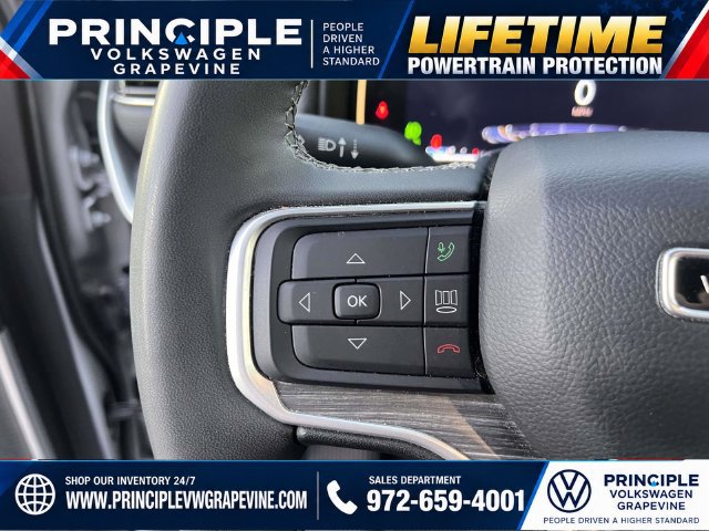 Used 2024 Jeep Wagoneer L Series II w/ Flexible Seating Group AWD/4WD image 16