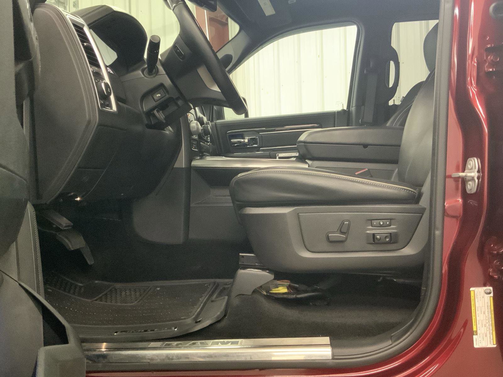 Used 2017 RAM 1500 Limited AWD/4WD image 16